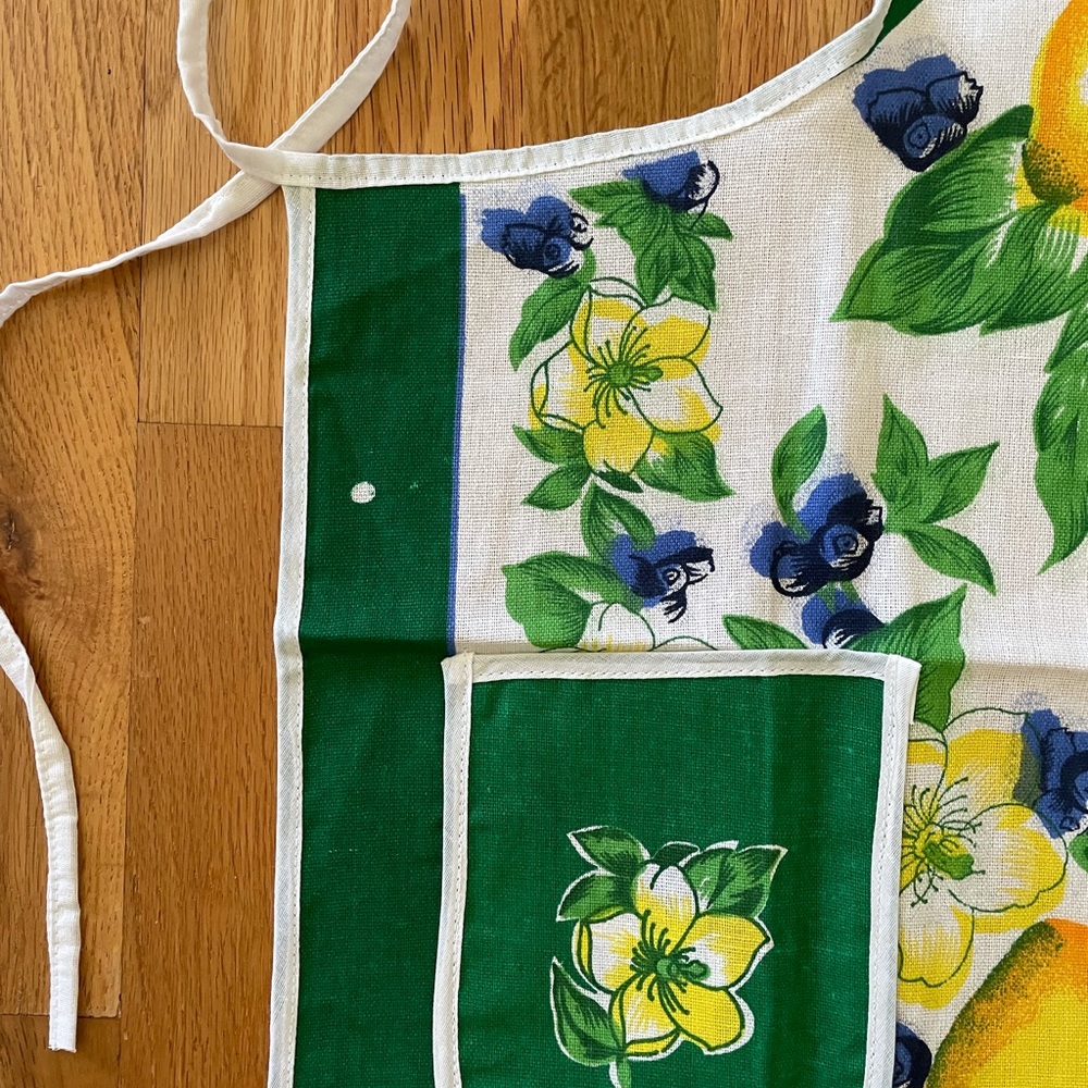 🌷 NWOT🌷 Cleaning/Cooking Apron - Picture 3 of 4